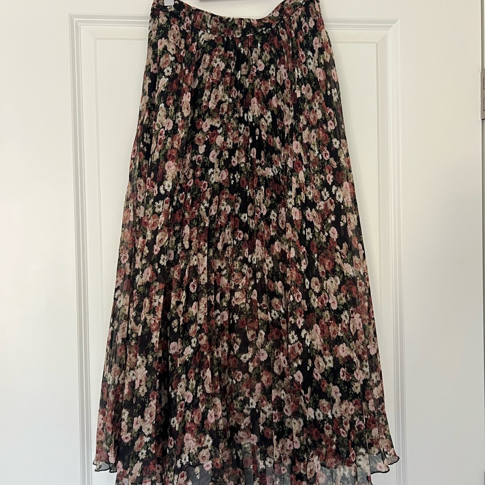Abercrombie & Fitch Floral Maxi Skirt in Black and Pink - Picture 4 of 4